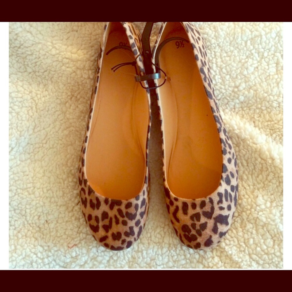 Leopard print ballet flats